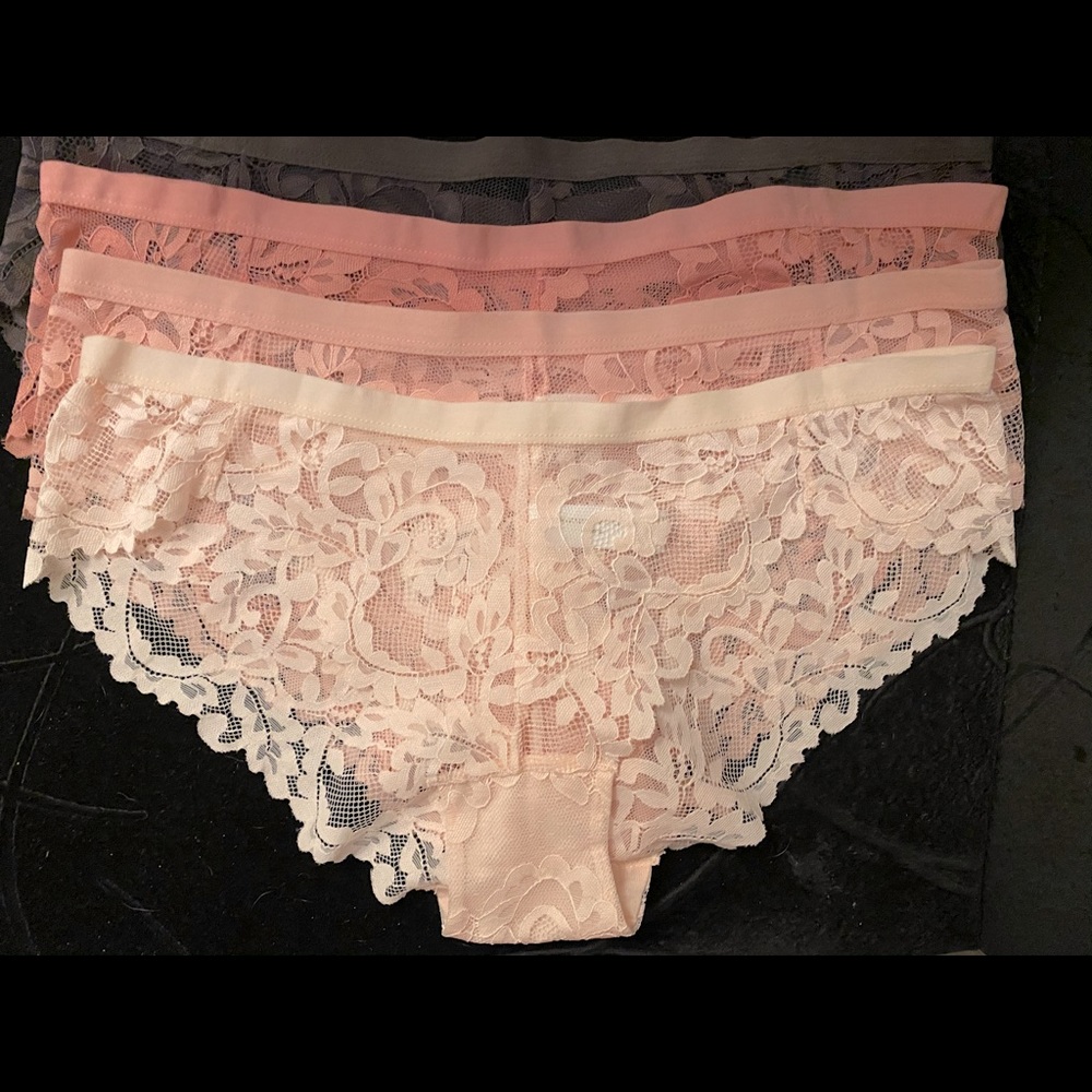 4 pr lace panties